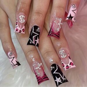 Star Love 🖤 Duck Nails